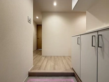 【神奈川県/横浜市鶴見区鶴見中央】ジョイフル一番館鶴見中央 玄関