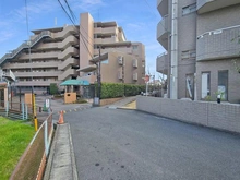 【神奈川県/川崎市麻生区岡上】ルピナス鶴川サウスステージ 前面道路