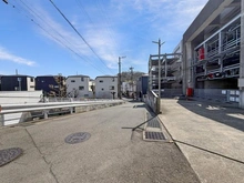 【神奈川県/川崎市高津区蟹ケ谷】ニューウェルテラス元住吉 前面道路