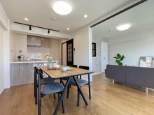 【神奈川県/川崎市宮前区宮崎】コートハウス宮前平 LDK：奥：洋室