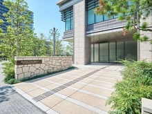 【東京都/多摩市関戸】ブリリアタワー聖蹟桜ヶ丘ブルーミングレジデンス アプローチ