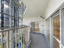 【神奈川県/横浜市港北区篠原北】ニュー菊名ハイツ バルコニー：大規模修繕工事中