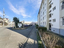 【東京都/立川市幸町】西けやき台団地 9号棟 敷地内