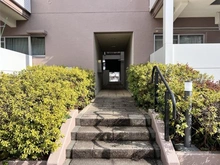 【東京都/八王子市上柚木】南大沢学園五番街 2号棟 アプローチ