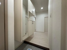 【東京都/立川市羽衣町】立川羽衣町住宅  2号棟 玄関