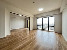 【神奈川県/川崎市高津区久本】メイフェアパークス溝の口 C棟 LDK：左：洋室