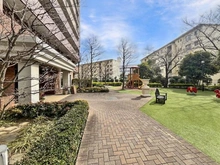 【神奈川県/川崎市高津区久本】メイフェアパークス溝の口 C棟 敷地内