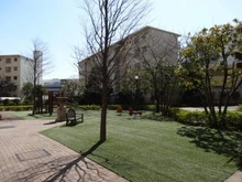 【神奈川県/川崎市高津区久本】メイフェアパークス溝の口 C棟 敷地内