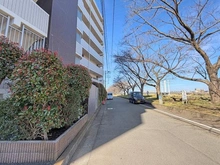 【東京都/稲城市大丸】クリオ南多摩 前面道路