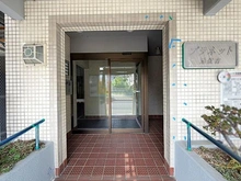【神奈川県/川崎市中原区下小田中】プラネット元住吉 エントランス：大規模修繕工事中