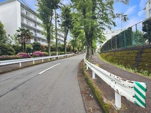 【神奈川県/川崎市宮前区けやき平】宮前平グリーンハイツ 1-B号棟 前面道路