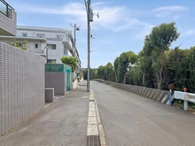 【神奈川県/川崎市宮前区犬蔵】ウィステリアたまプラーザ 前面道路