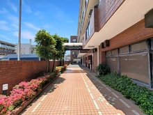 【神奈川県/川崎市高津区末長】スペリアル武蔵新城 アプローチ