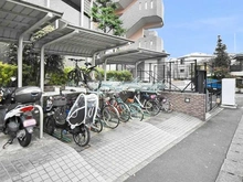 【神奈川県/川崎市高津区下作延】 イトーピア梶ヶ谷パークサイド 駐輪場