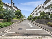 【神奈川県/横浜市青葉区鴨志田町】グリーンヒル鴨志⽥東団地 3号棟 前面道路