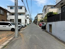【神奈川県/川崎市宮前区菅生】メイプル宮前平 前面道路