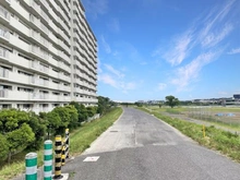 【東京都/狛江市東和泉】パーク・ハイム狛江 3号棟 前面道路