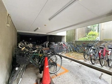 【神奈川県/川崎市高津区新作】キャニオンマンション溝の口 駐輪場