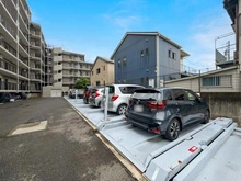 【神奈川県/川崎市宮前区梶ケ谷】ユニーブル宮崎台 駐車場