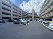 【神奈川県/川崎市宮前区野川台】ベルググランデ鷺沼 駐車場