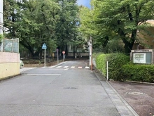 【神奈川県/川崎市宮前区宮前平】宮前平アベリア 4号棟 前面道路