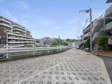 【神奈川県/川崎市高津区蟹ケ谷】ヒルステージ日吉 前面道路