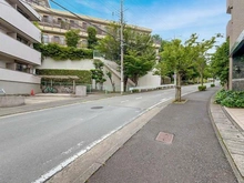 【神奈川県/川崎市宮前区宮前平】ロイヤルメイツ宮前平 前面道路