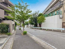【神奈川県/川崎市宮前区宮前平】ロイヤルメイツ宮前平 前面道路