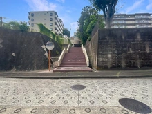 【神奈川県/横浜市都筑区佐江戸町】藤和ライブタウン中山 1号棟 アプローチ