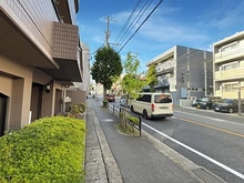 【神奈川県/川崎市高津区梶ケ谷】プランドール梶ヶ谷 前面道路