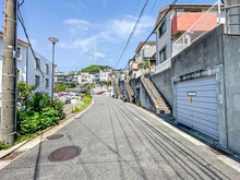 【神奈川県/横須賀市ハイランド】シーフロントハイツ 前面道路