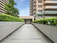 【神奈川県/川崎市高津区北見方】ヴィルクレール二子多摩川 アプローチ