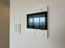 【神奈川県/川崎市高津区宇奈根】サンクタス高津 TVモニター付きインターホン