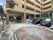 【神奈川県/川崎市高津区宇奈根】サンクタス高津 駐車場