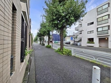 【神奈川県/横浜市青葉区しらとり台】ライオンズガーデン青葉台 前面道路
