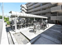 【神奈川県/横浜市鶴見区大東町】ルイシャトレ鶴見イーストコート 駐輪場