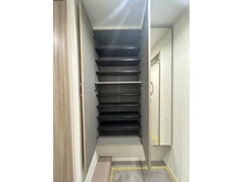 【東京都/新宿区高田馬場】高田馬場パーク・ホームズ 収納：玄関部分