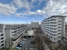 【東京都/板橋区赤塚新町】光が丘パークタウンゆりの木通り北 10号棟 眺望：外廊下共用部分から