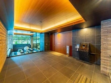 【東京都/新宿区大久保】ウエリス新宿早稲田の森 エントランス