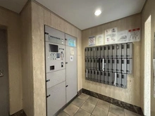 【東京都/中野区南台】サーパス方南町 メールBOX：左側：宅配BOX