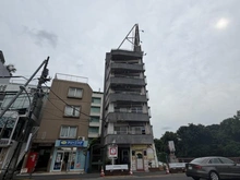 【東京都/豊島区高田】ノアーズマンション目白台 外観：写真中央の建物