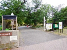 【東京都/新宿区大久保】スカイフォレストレジデンス  東京都立戸山公園(大久保地区)（現地より約150m）