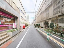 【東京都/新宿区高田馬場】レジョンド諏訪 前面道路