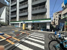 【東京都/新宿区原町】ライオンズマンション牛込 ファミリーマート牛込柳町駅前店（現地より約100m）