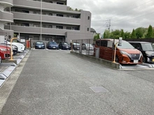 【東京都/三鷹市下連雀】ファミール三鷹グランデージ 駐車場