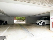 【東京都/三鷹市下連雀】キャニオングランデ三鷹 駐車場