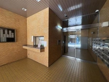 【東京都/三鷹市下連雀】ライオンズマンション三鷹駅前通り・名取屋興産ビル エントランス