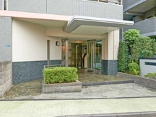 【東京都/三鷹市下連雀】アールヴェール三鷹下連雀 エントランス