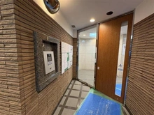 【東京都/三鷹市下連雀】アールヴェール三鷹中央通り エントランス