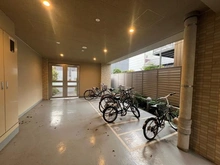 【東京都/三鷹市下連雀】ヴァースクレイシア三鷹 駐輪場